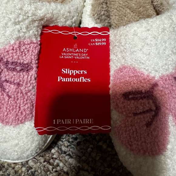 Slippers - Picture 2 of 3